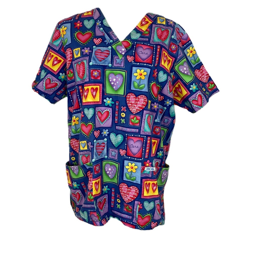 Cherokee Scrub Hearts Top size L